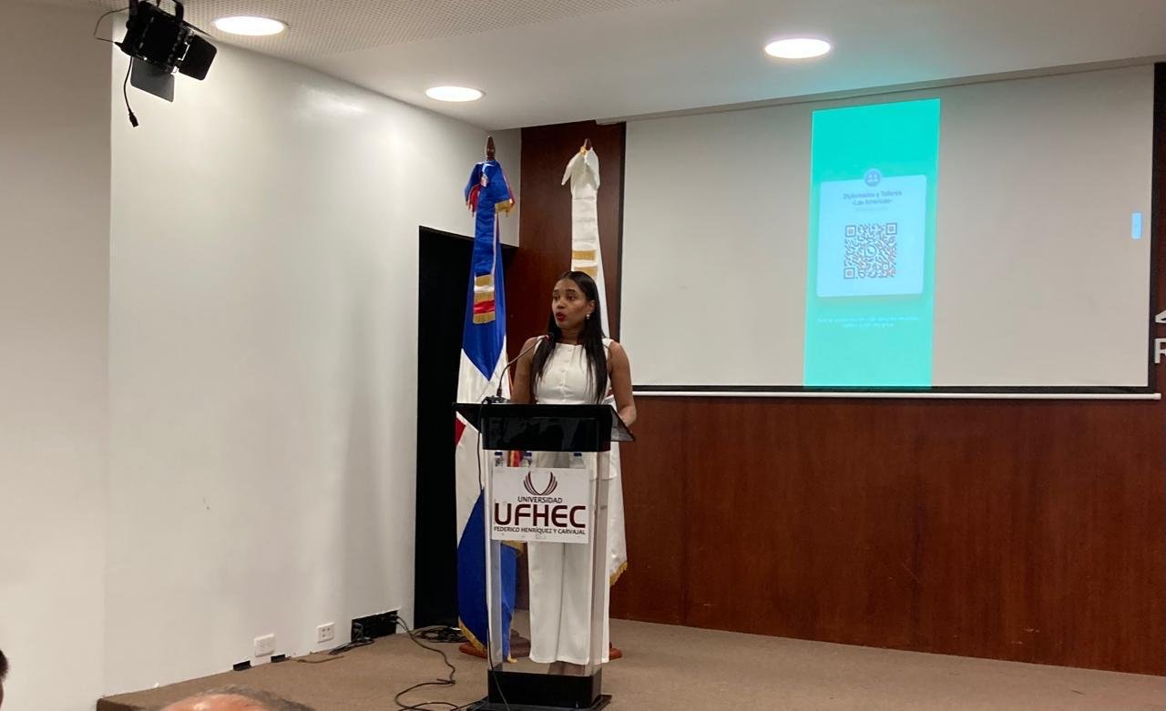 Directora de Postgrado · UFHEC
